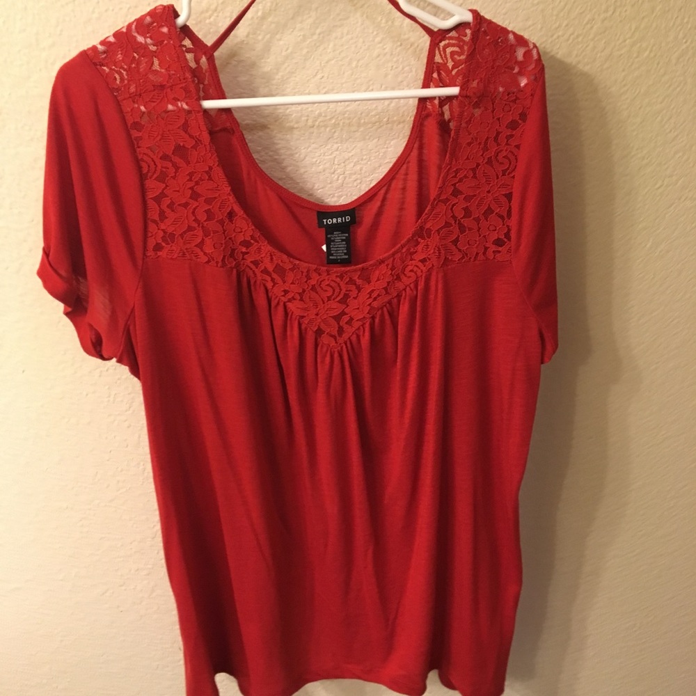Flow he red blouse with lace details